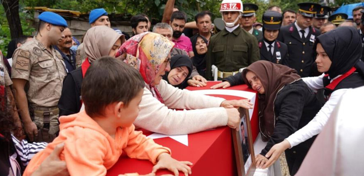 Helikopter kazasında şehit olan Piyade Uzman Çavuş Ümit Kesti&#039;ye son veda