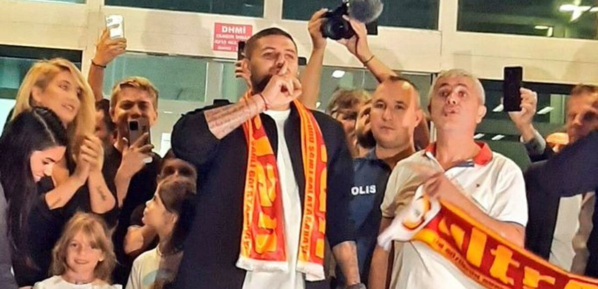 Galatasaray&#039;ın yeni transferi Icardi İstanbul&#039;da: Ayağının tozuyla üçlü çektirdi! İşte ilk sözleri...