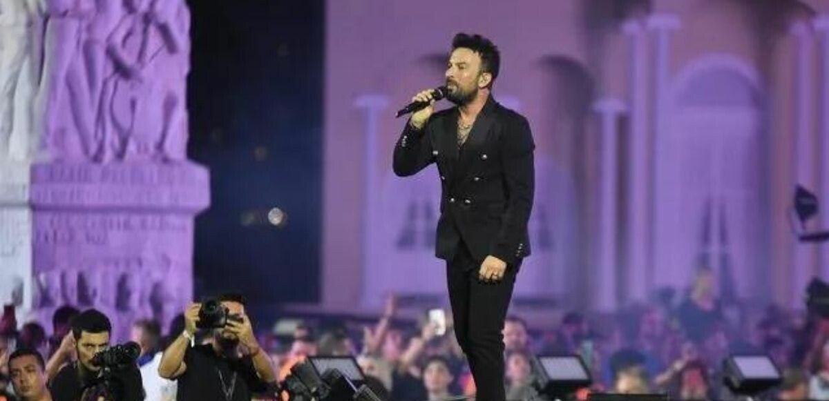 Tarkan’dan rekor konser sonrası düşündüren paylaşım: “Yasaksız, baskısız, yalansız, içimizden geldiği gibi olmayı özlemişiz”