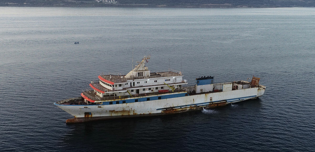 Yunanistan&#039;ın ateş açtığı ‘Anatolian’ isimli gemi Çanakkale Boğazı’nda demirledi: Geminin &quot;Mavi Marmara&quot; olduğu ortaya çıktı