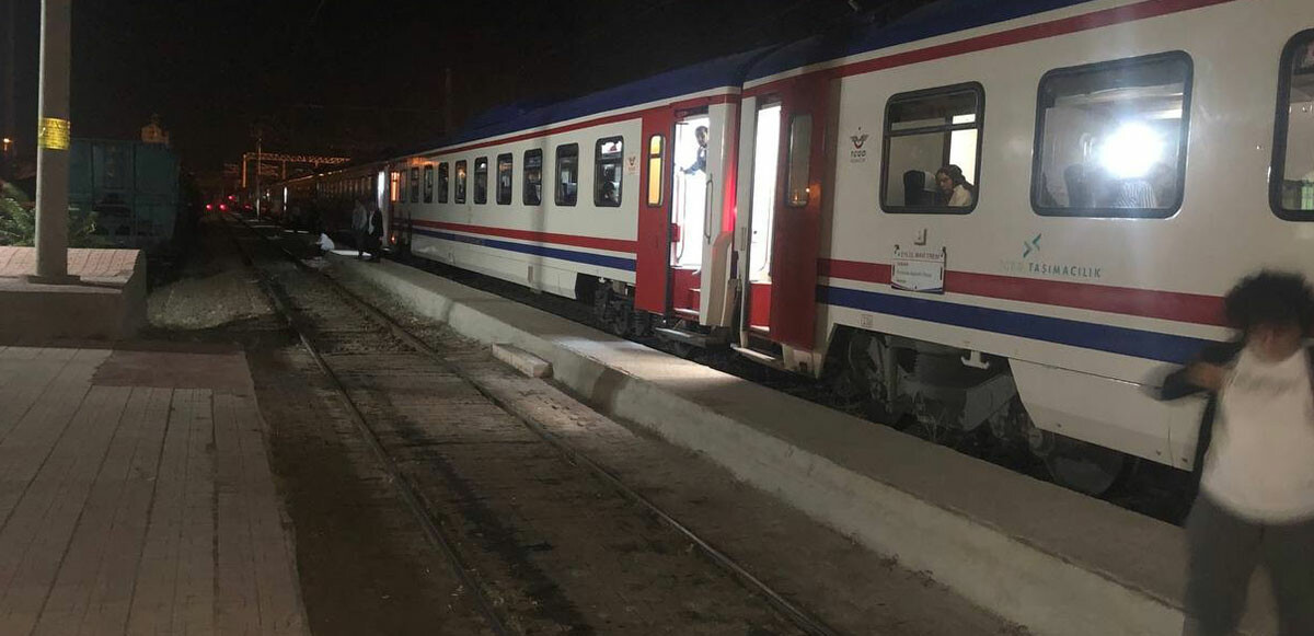 Doğu Ekspresi Yozgat’ta raydan çıktı! Demir yolu ulaşıma kapandı