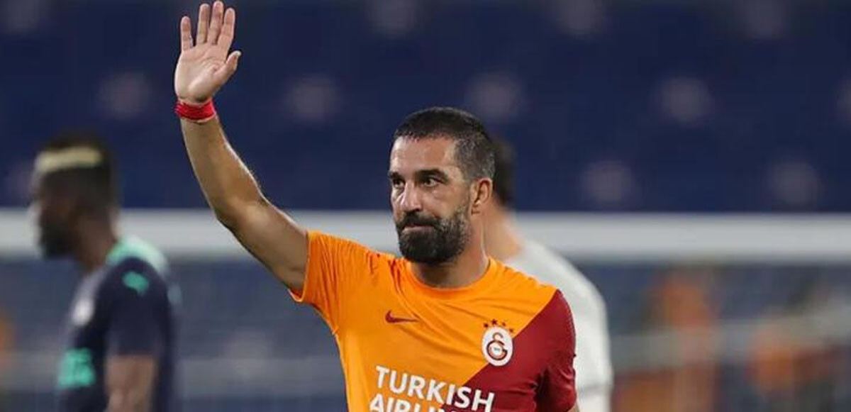 Son dakika! Arda Turan futbolu bıraktığını açıkladı