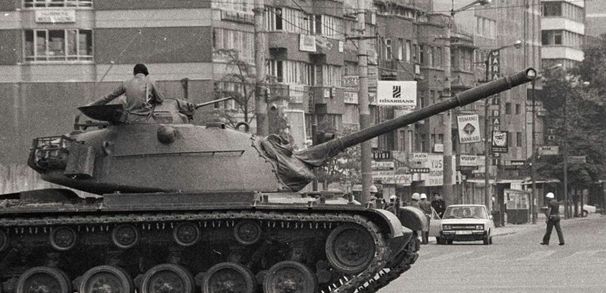 Demokrasi tarihimizin kara günü: 12 Eylül 1980 darbesinin üzerinden 42 yıl geçti