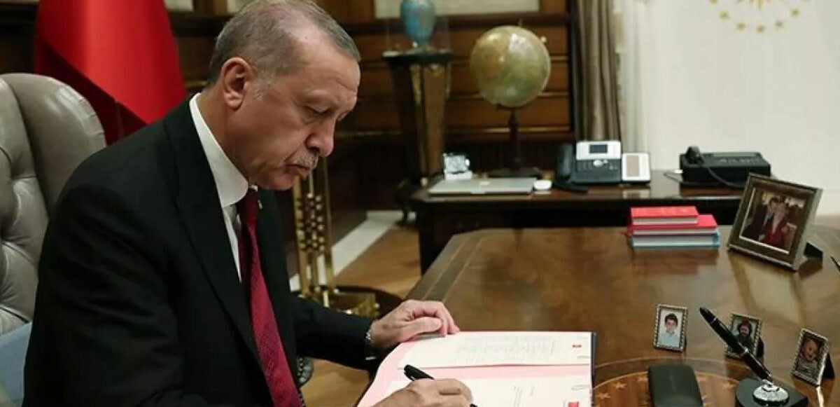 Cumhurbaşkanı Erdoğan 17 üniversiteye rektör atadı!