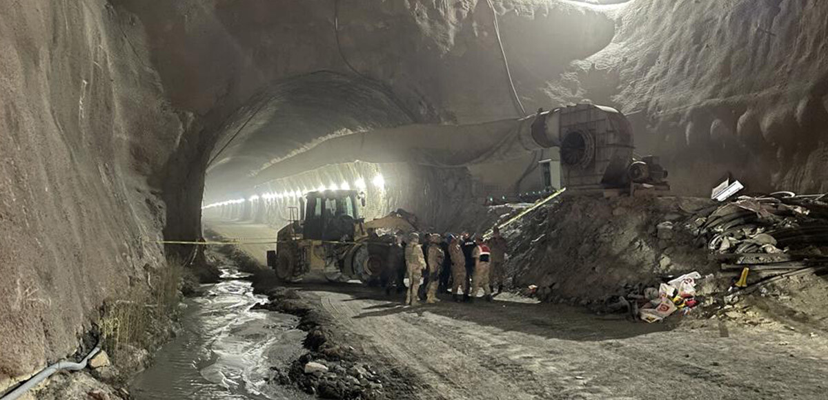 Son dakika! Van&#039;da tünel inşaatında göçük! 2 işçi öldü, 1 işçi yaralandı