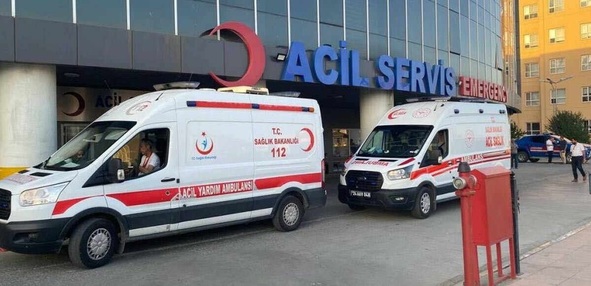 Erzincan’da 2 otomobil çarpıştı: 1 ölü, 4 yaralı