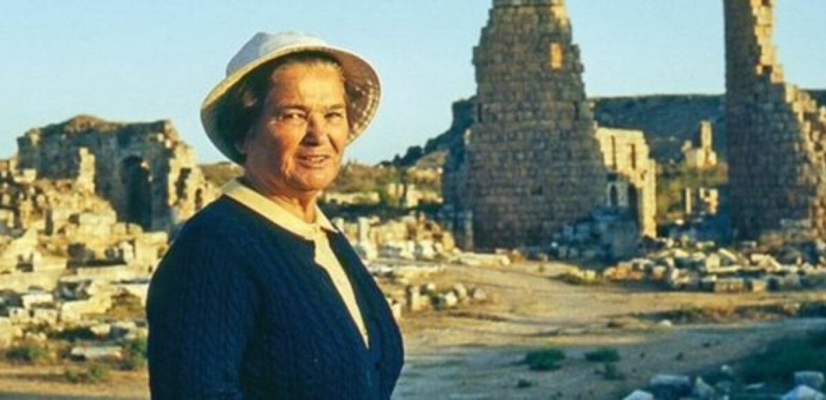 Google doodle Türkiye'nin ilk kadın arkeoloğu Jale İnan'ı unutmadı