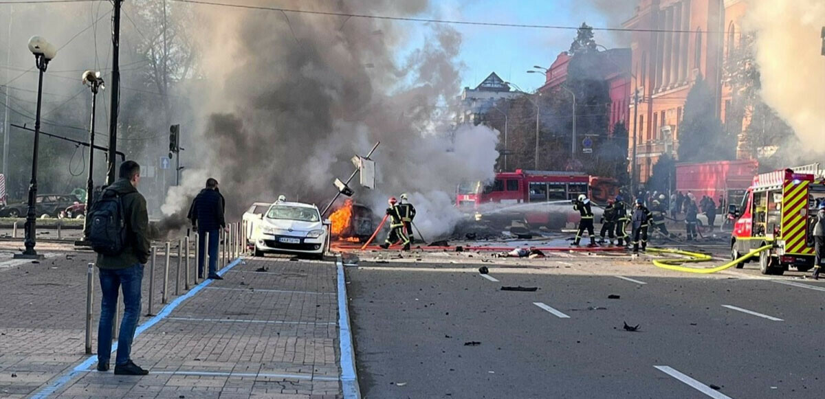 Son dakika! Kiev&#039;e yağan bombaların ardından Odessa&#039;da da patlama sesleri!