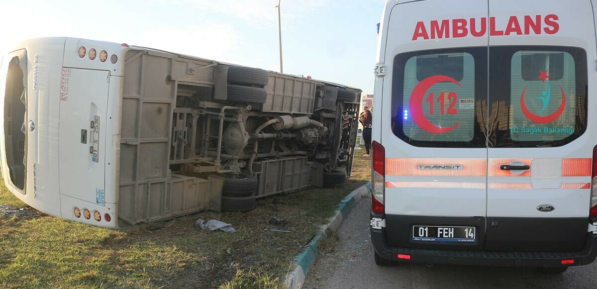 Adana&#039;da işçi servisi devrildi: 1&#039;i ağır 15 kişi yaralı