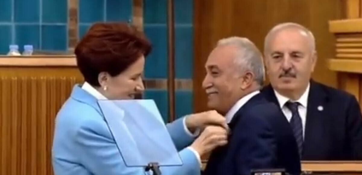 Son dakika: Ahmet Eşref Fakıbaba resmen İYİ Parti’de! Rozetini Akşener taktı