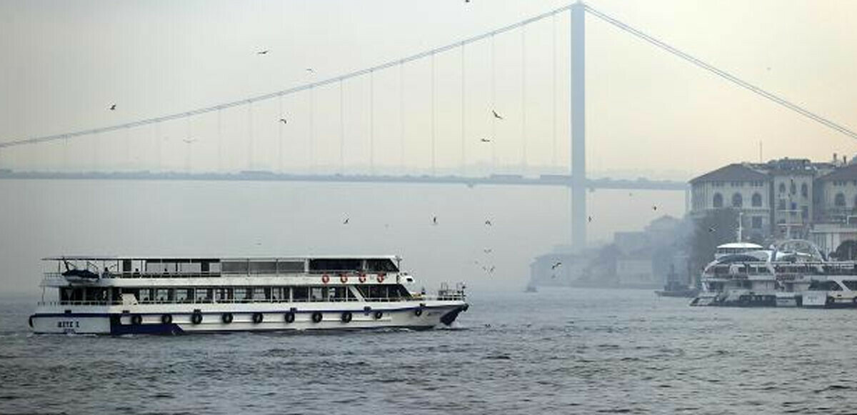 İstanbul Boğazı&#039;nda deniz ulaşımına sis engeli