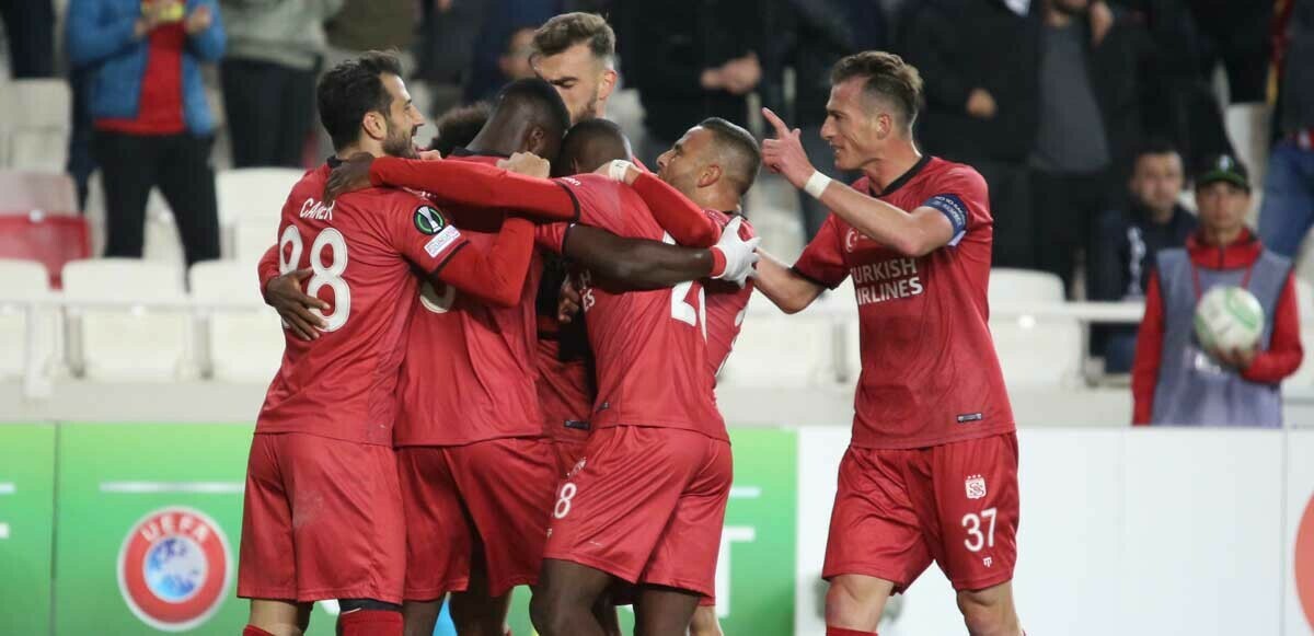 Yiğido farka koştu! Maç sonucu: Demir Grup Sivasspor 3-0 CFR Cluj