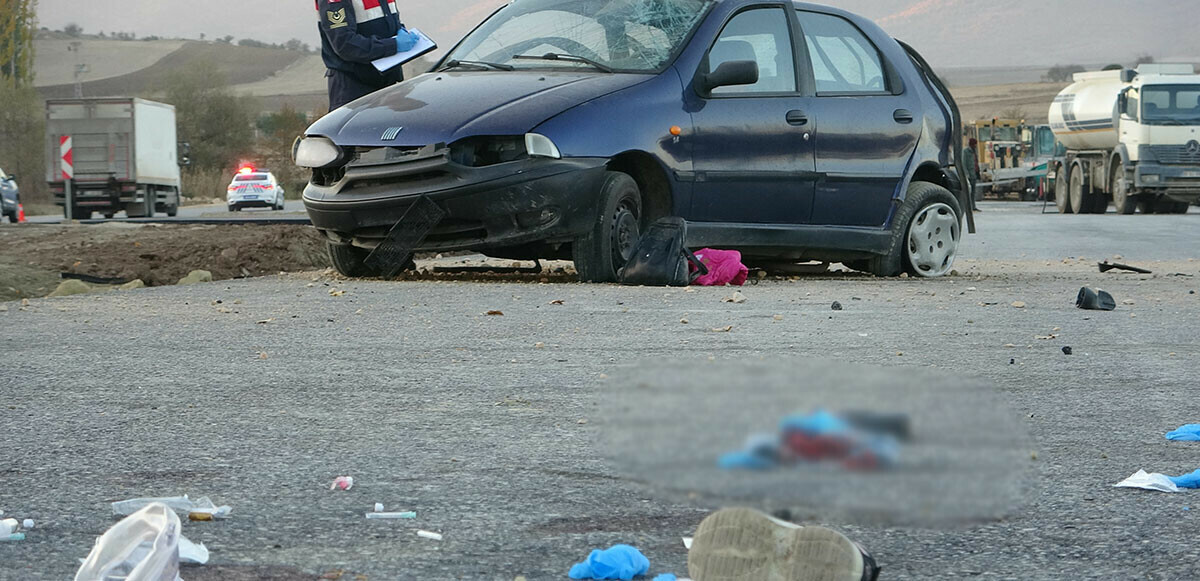 Çorum&#039;da trafik kazası: Biri hamile 3 kişi hayatını kaybetti