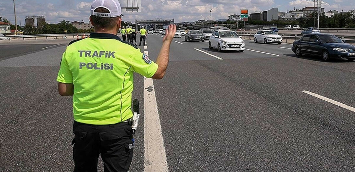 İstanbullular dikkat! Bugün maraton var: Bazı yollar 12 saat trafiğe kapalı, metrobüs güzergahı da değişti