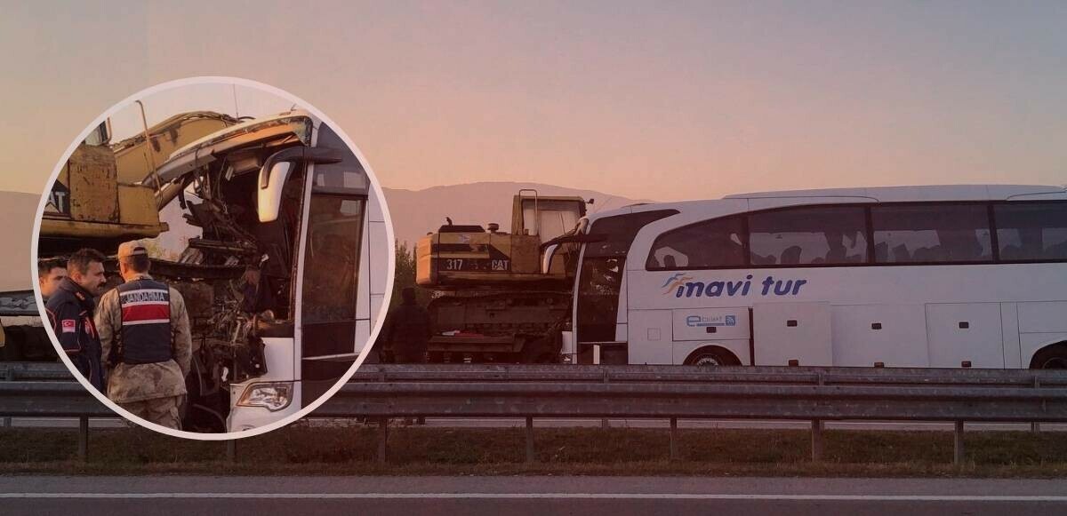 Son dakika! Amasya’da yolcu otobüsü iş makinesine çarptı: Ölü ve yaralılar var