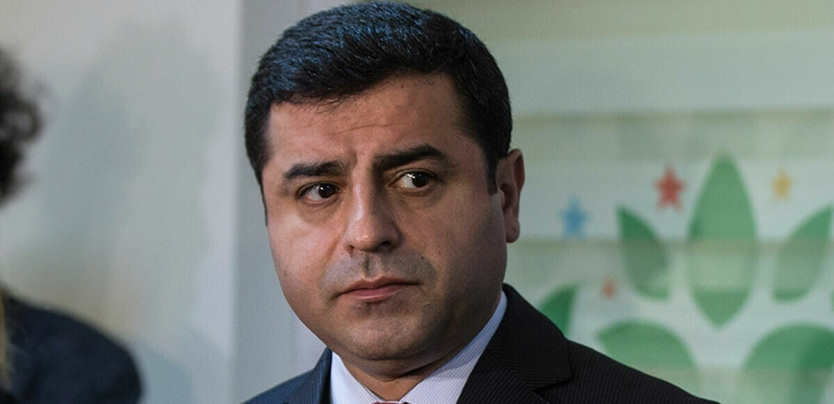 Selahattin Demirtaş gece yarısı apar topar cezaevinden çıktı! Diyarbakır&#039;a gidip tekrar geri getirildi