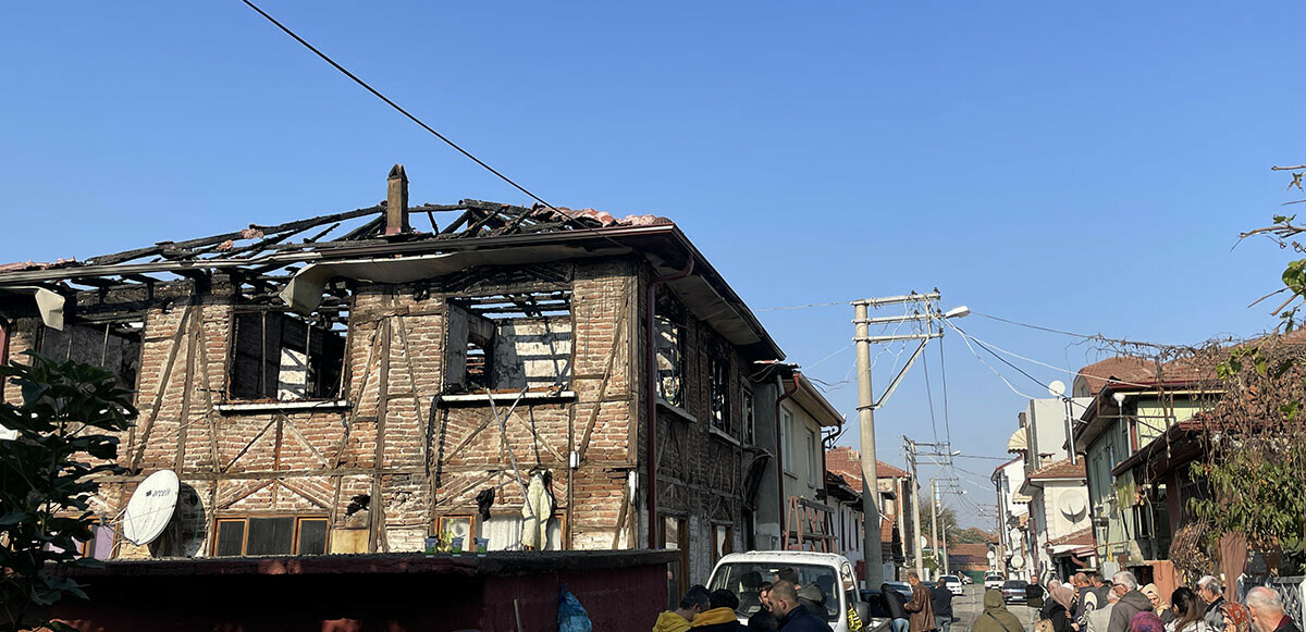 Sakarya’da ahşap evde yangın: 2 kişi öldü