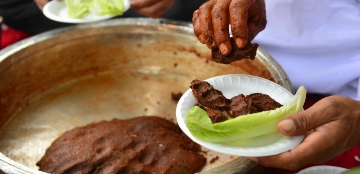 Bu araştırma çiğköftecilere kepenk indirtir: Büyük tehlike saçıyor! Bağırsak iltihabına, koleraya, çocuk ölümlerine götürüyor