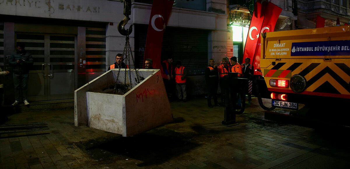 İstiklal Caddesi’nde güvenlik önlemi: Ağaç ve beton saksılar kalktı, yaya trafiğine açıldı