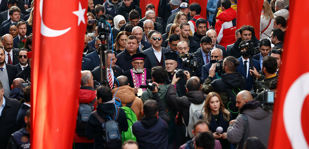 Beyoğlu&#039;nda teröre karşı birlik mesajı: İstiklal Bizim