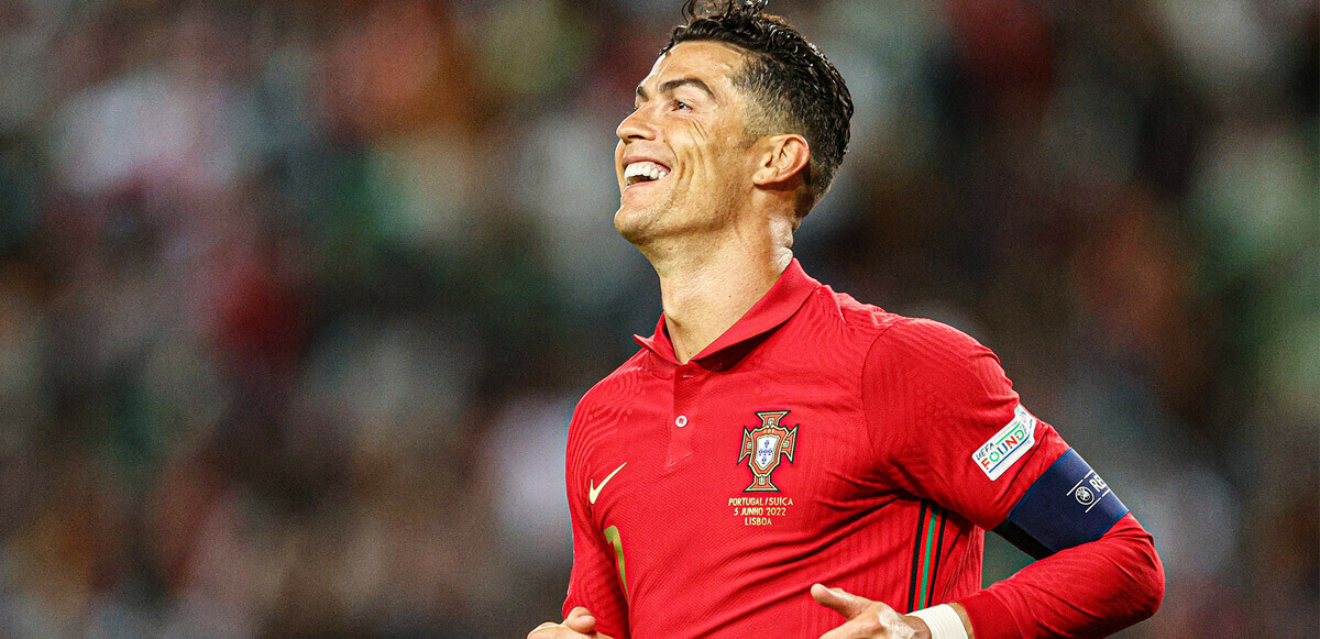 Cristiano Ronaldo&#039;ya iki maç men ve para cezası!