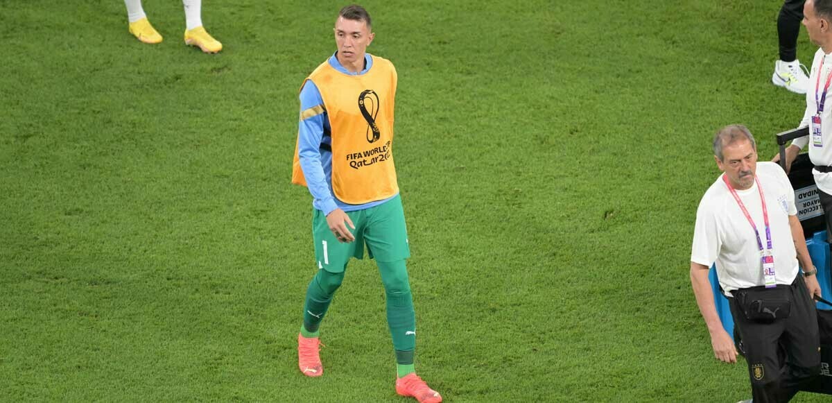 Uruguay&#039;da 20 yıl sonra bir ilk: Fernando Muslera eldivenleri devretti!