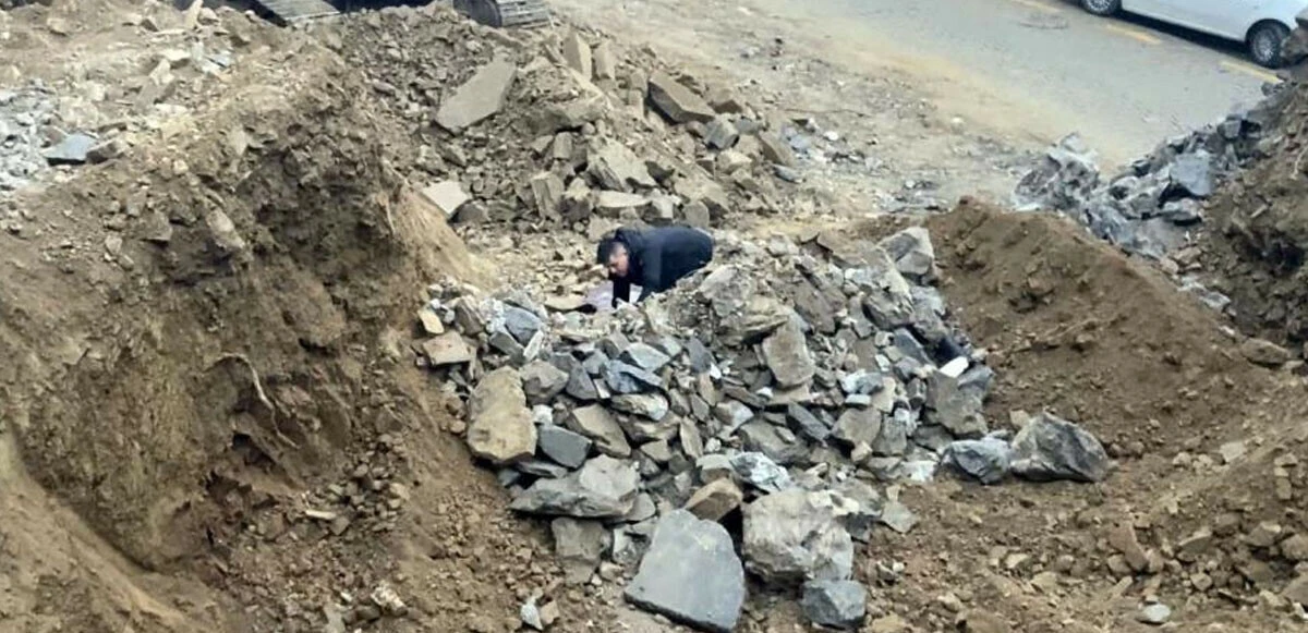 Kepçeyle kazı yaparken karşılaştığı manzara şoke etti: Savcılık talimat verdi, ekipler bölgede