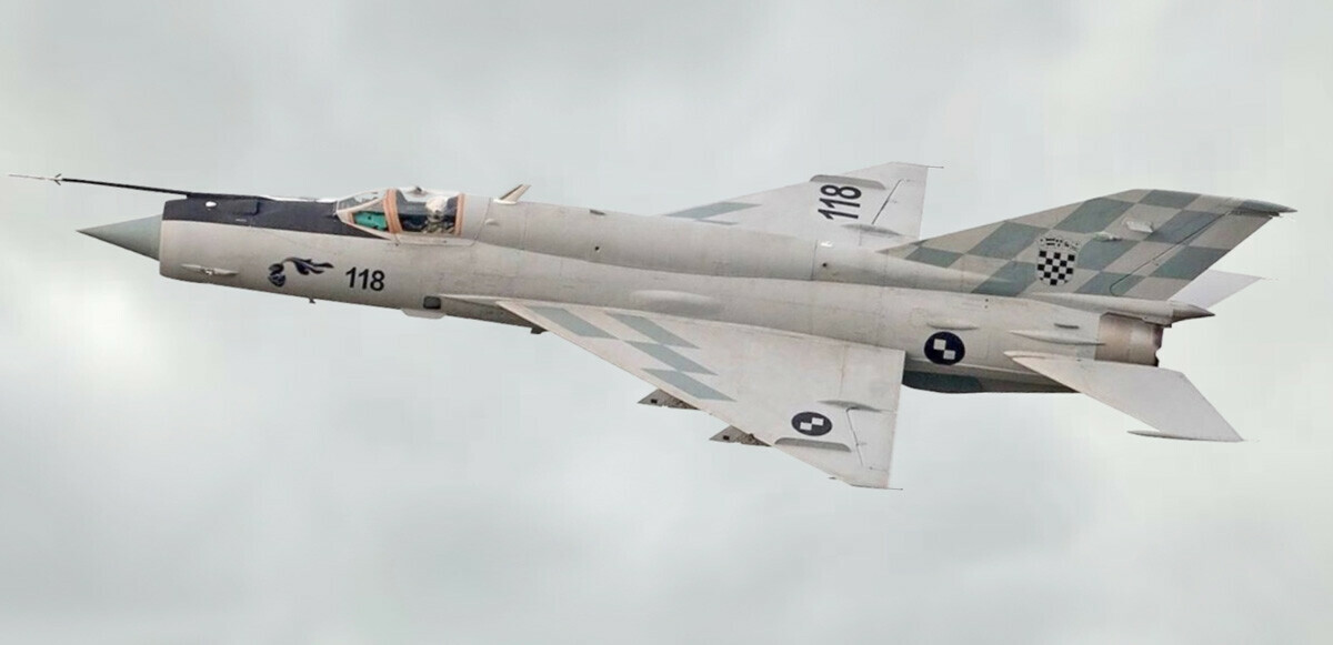 Hırvatistan’da Mig-21 savaş uçağı düştü