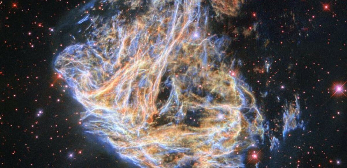 Hubble Uzay Teleskobu, patlayan bir yıldızın &#039;&#039;hava fişek&#039;&#039; benzeri görüntülerini yakaladı