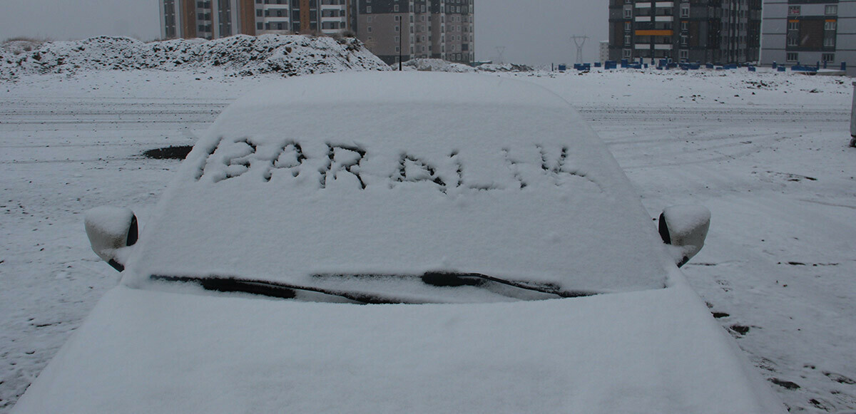 Sabah saatlerinde etkili olan kar yağışı Erzurum’u beyaza bürüdü