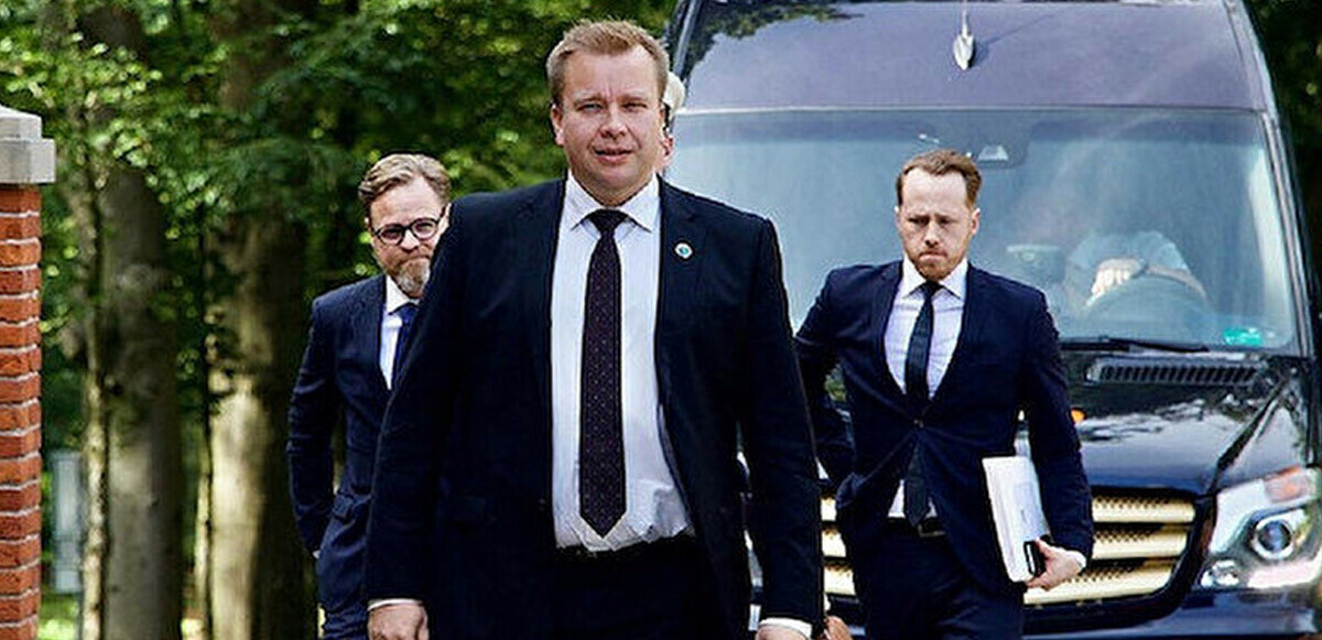 Finlandiya Savunma Bakanı Antti Kaikkonen iki aylığına babalık iznine çıkıyor