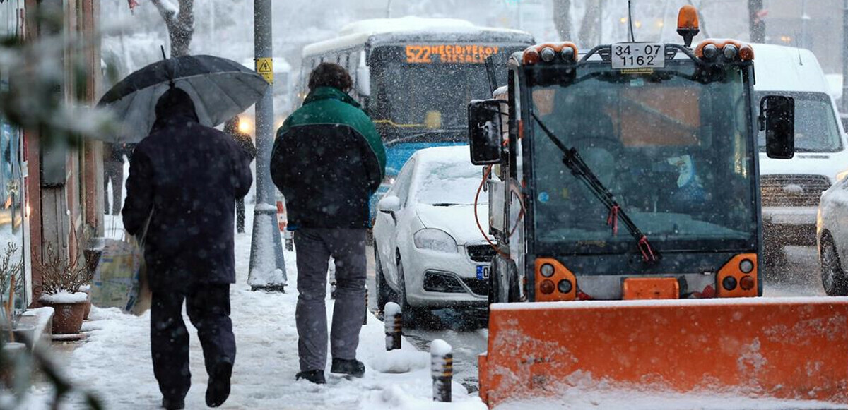 İstanbul&#039;a kar ve soğuk hava uyarısı! Görüntüler radara yansıdı, Meteoroloji uzmanları tarih verdi