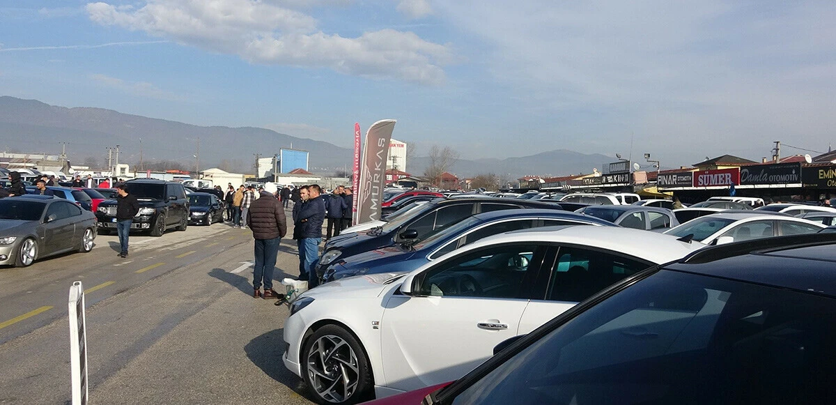 İkinci el otomobil piyasasında yılbaşı hareketliliği: Çıldırmış gibi alıyorlar