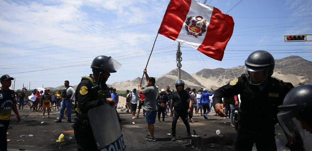 Peru&#039;da bilanço ağırlaşıyor: Protestolarda ölenlerin sayısı 26&#039;ya yükseldi