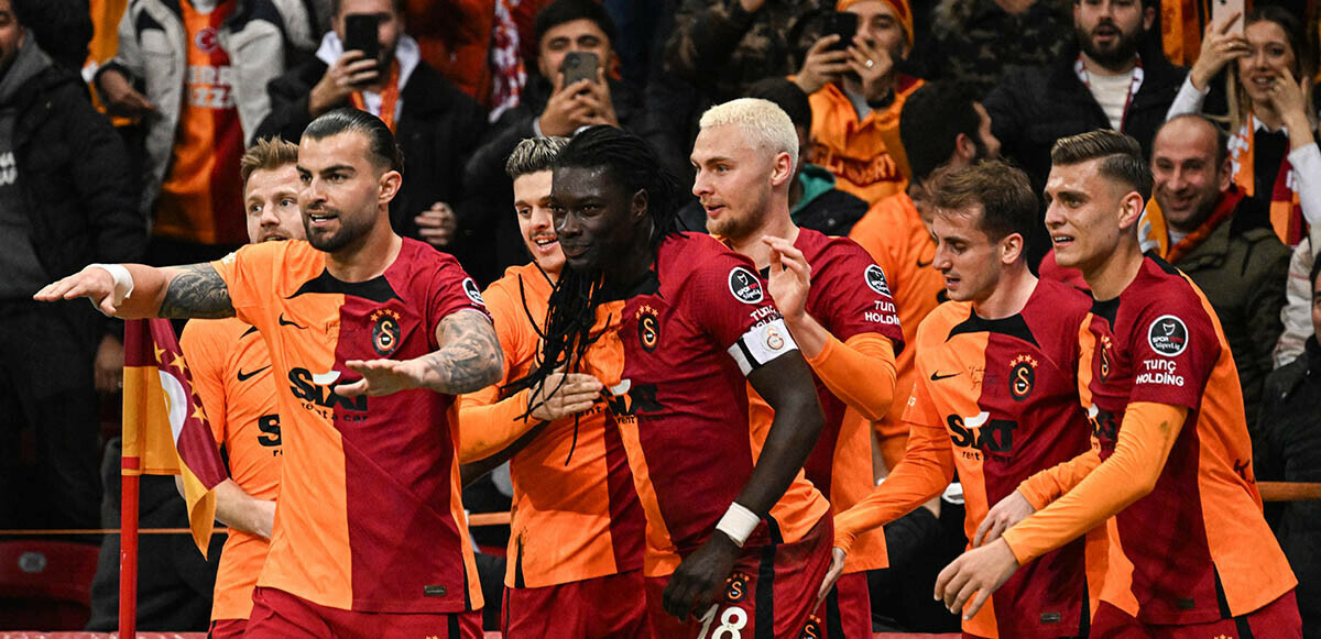 Galatasaray&#039;da sakatlık şoku: Stadyumu koltuk değneğiyle terk etti