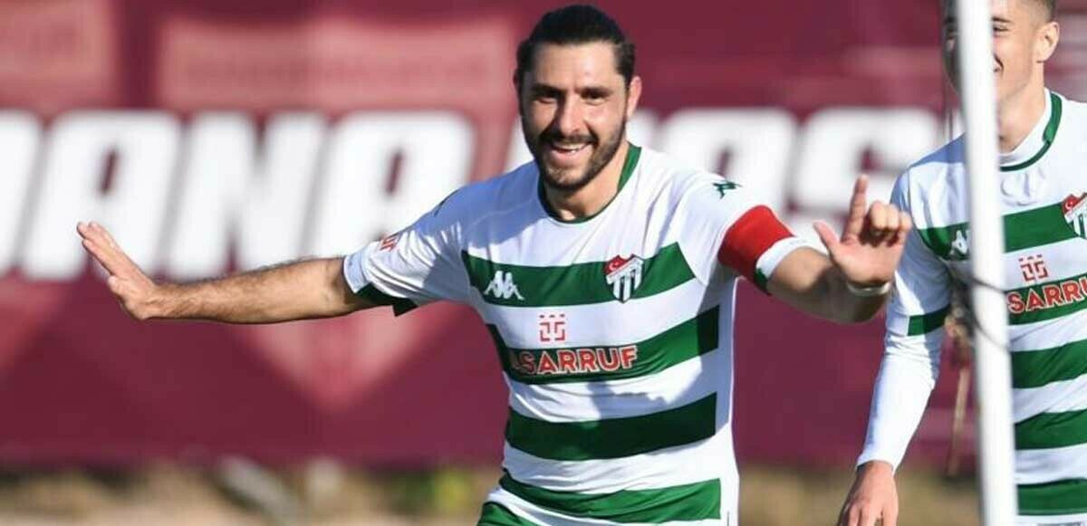 Futbolu bırakan Özer Hurmacı yeniden Bursaspor’da