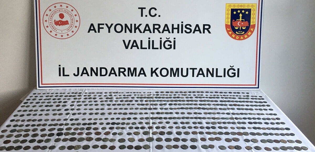 Akaryakıt istasyonunda 670 adet sikke ile yakalandı