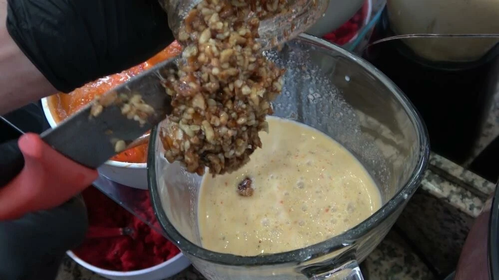 Soğuk algınlığını ve bilhassa gribi anında iyileştiriyor: Anteplilerin yeni buluşu baklavalı atom için kuyruk oluşuyor!