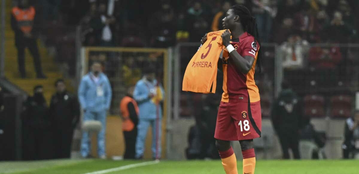 Bafetimbi Gomis attığı golü takım arkadaşına hediye etti