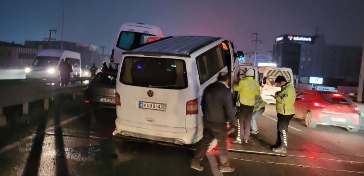 Kocaeli&#039;de feci kaza! 9 araç birbirine girdi, ortalık savaş alanına döndü