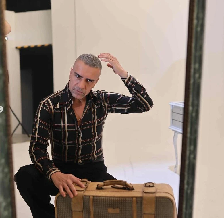 Survivor’a değil Almanya’ya işçi olarak gider gibi veda pozu veren Berdan Mardini alay konusu oldu!