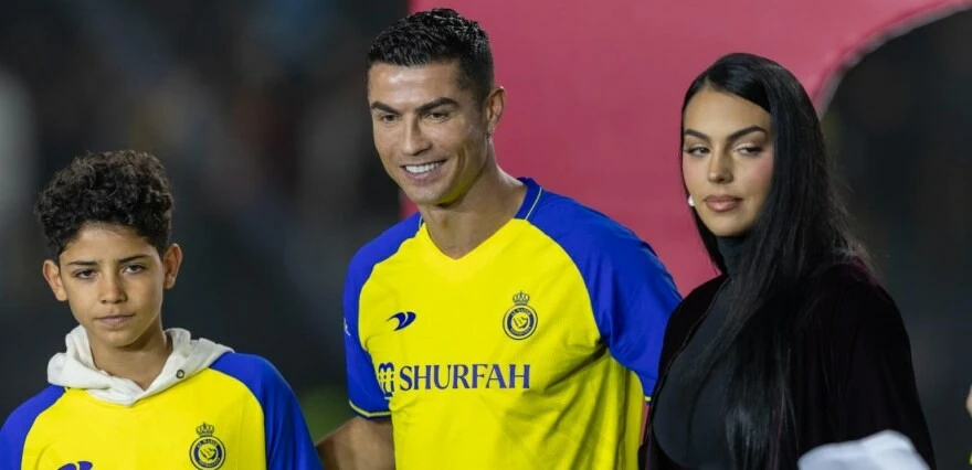 Kral devreye girdi, Ronaldo'ya 'evlilik' muafiyeti geldi