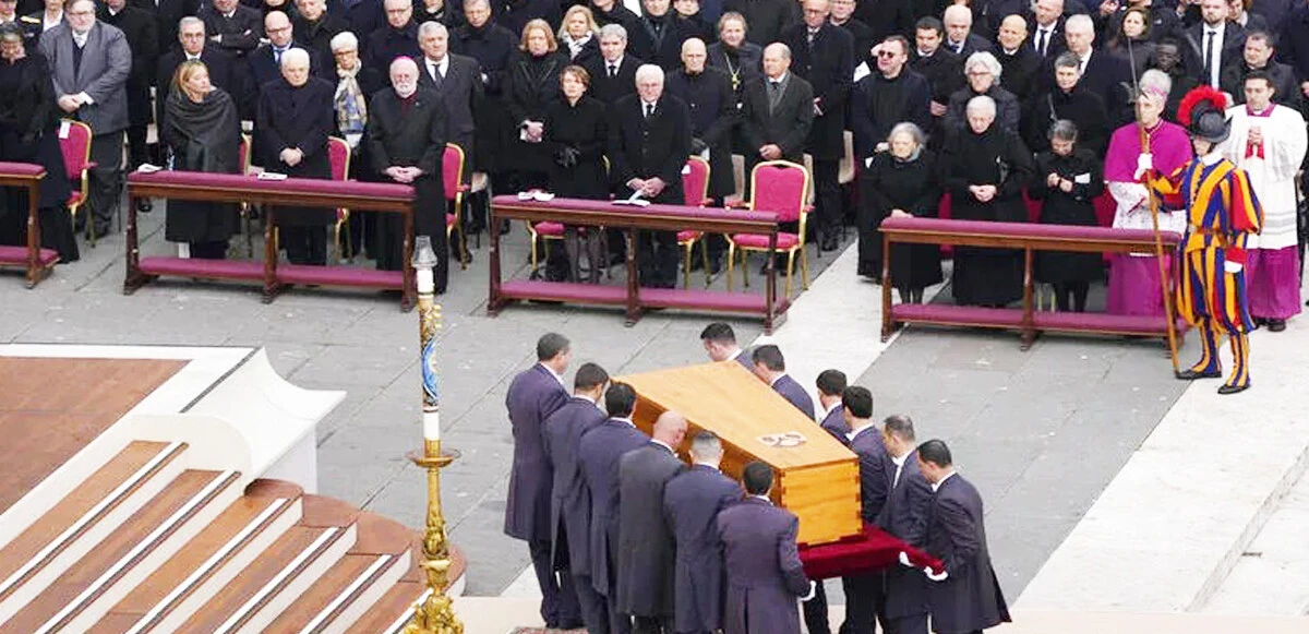 Eski Papa 16. Benedictus'a veda, tarihte ilk kez yaşandı