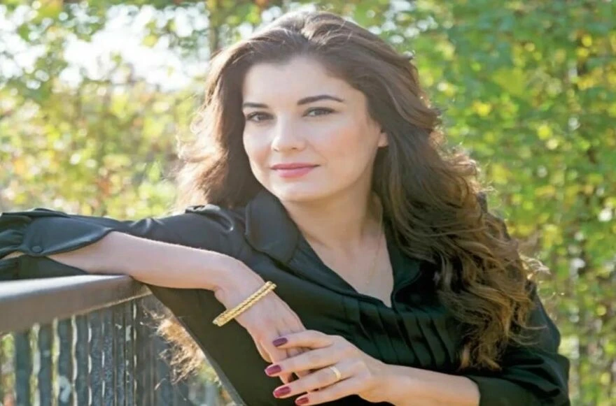 Yalı Çapkını Sultan kim? İrem Altuğ kimdir, kaç yaşında, instagram hesabı ne?