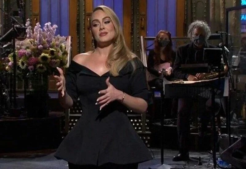 Defalarca psikolojik terapi gören dünyaca ünlü ses Adele’nin sahnedeki hali şoke etti! Yürümekte zorlanıyorum