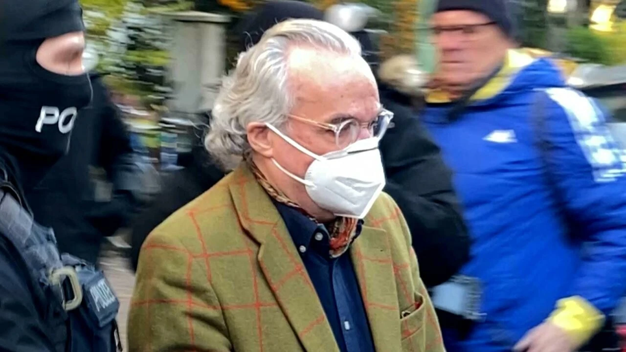 Almanya'da darbenin bir numaralı ismi Prens Reuss'un devletle 'arazi satışında' anlaştığı ortaya çıktı!