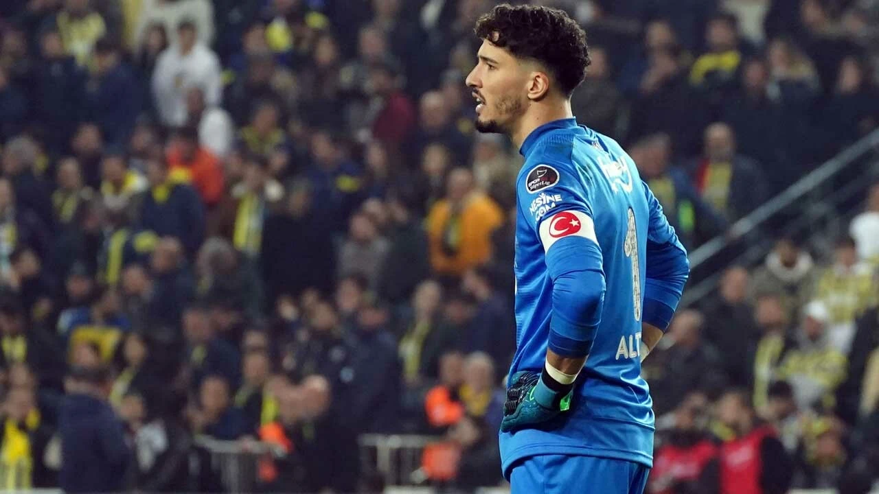 Fenerbahçe taraftarından bir milli yıldıza destek, ikisine tepki!