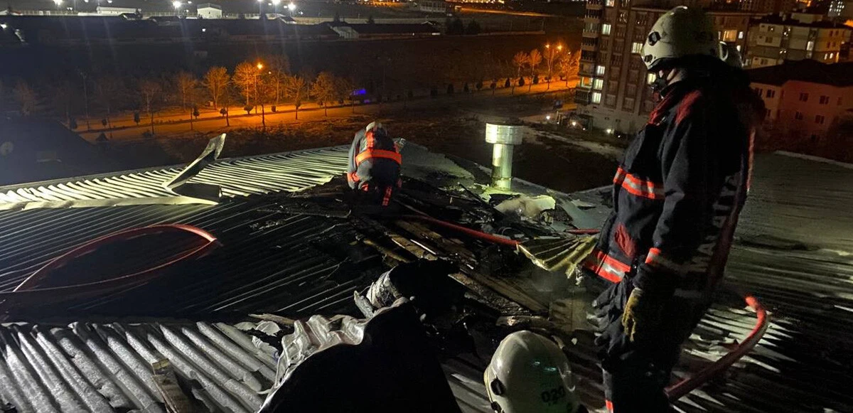 Malatya'da 10 katlı apartmanda korkutan yangın