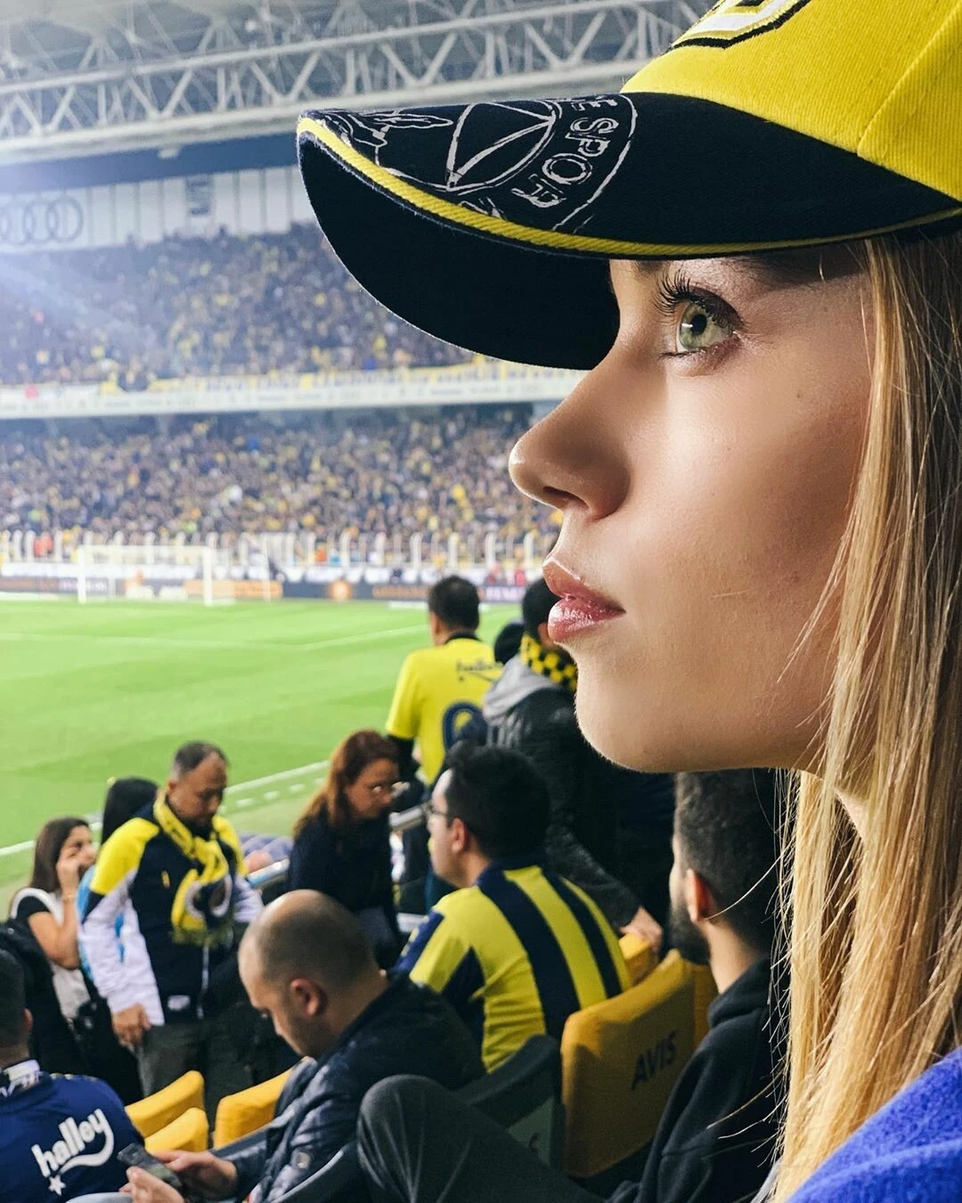 derbi Yalı Çapkını’nın Seyran’ı Afra Saraçoğlu’ndan göndermeli <a href=