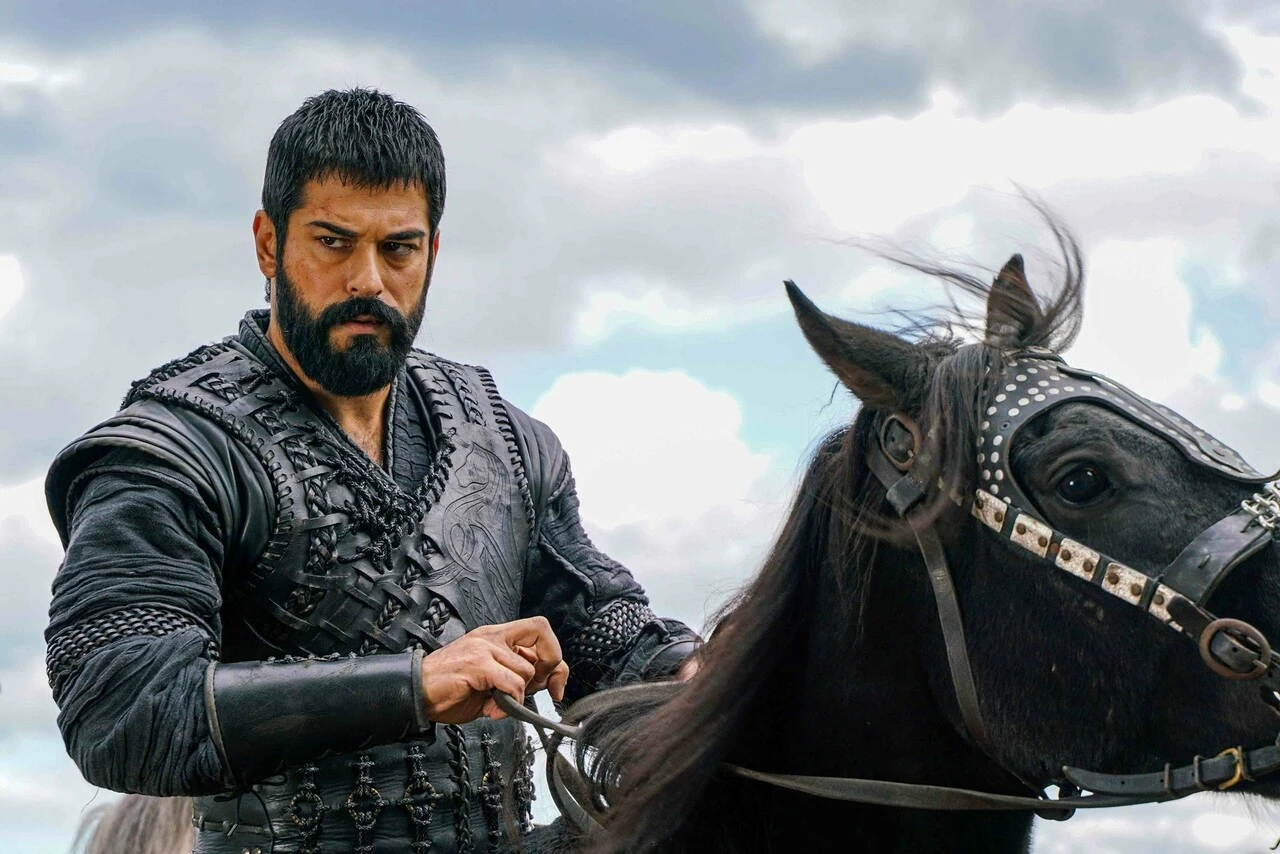 Burak Özçivit, 2023 ücret tarifesini dörde katladı! İstediği zamlı ücret dudak uçuklattı